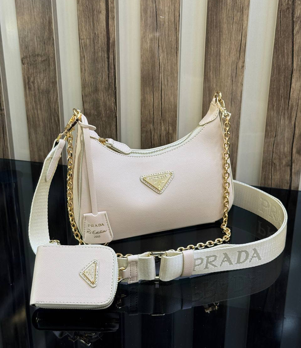 Prada re-edition 2005 beige(22cm x 18cm)