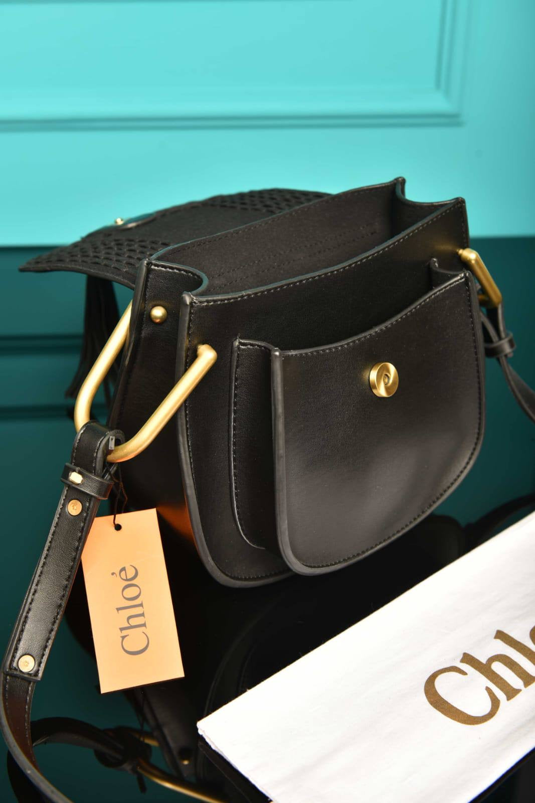 Chloe Hudson black(22.5cm x 22cm)