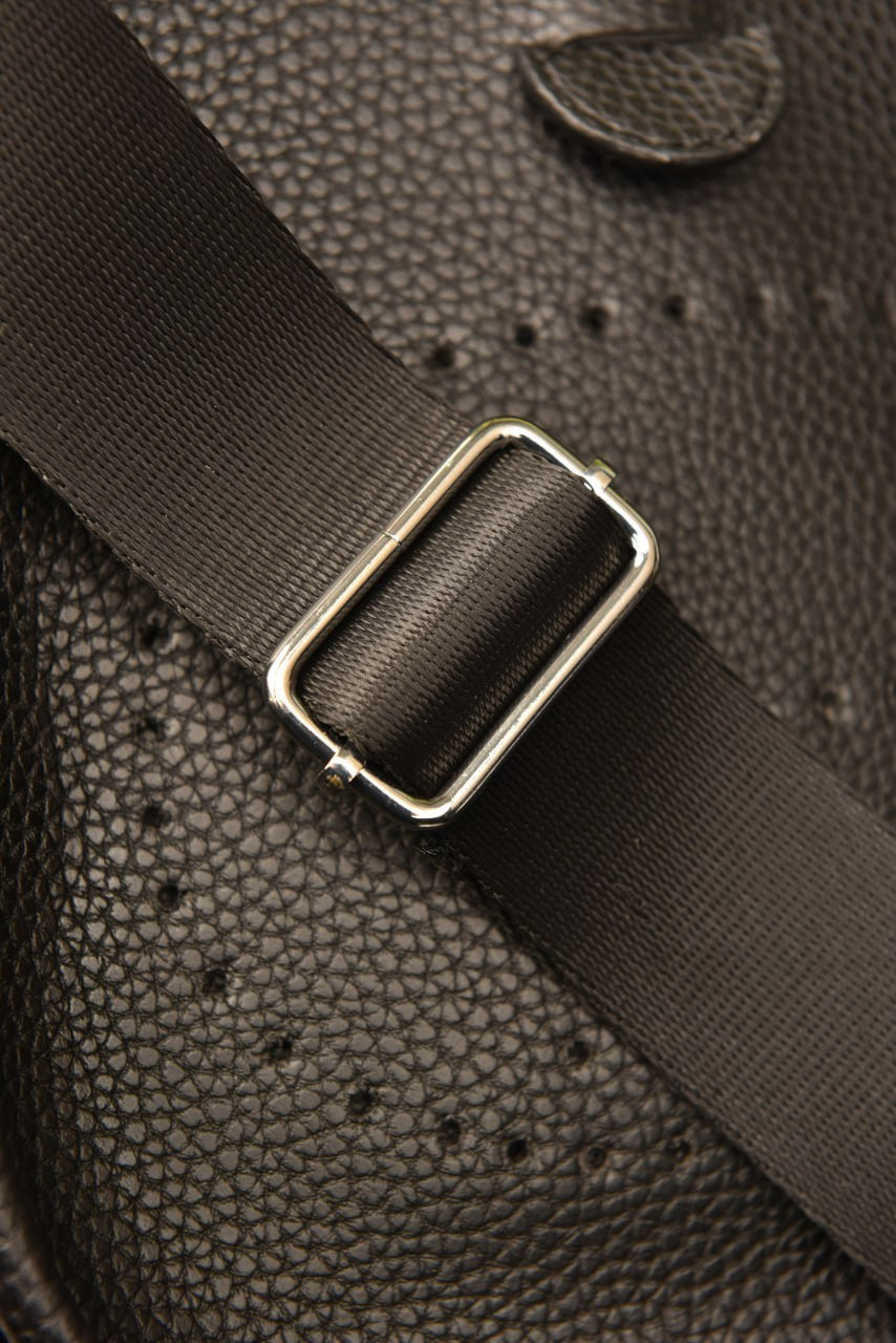 Hermes Evelyne Black( size 30cm x 29cm)