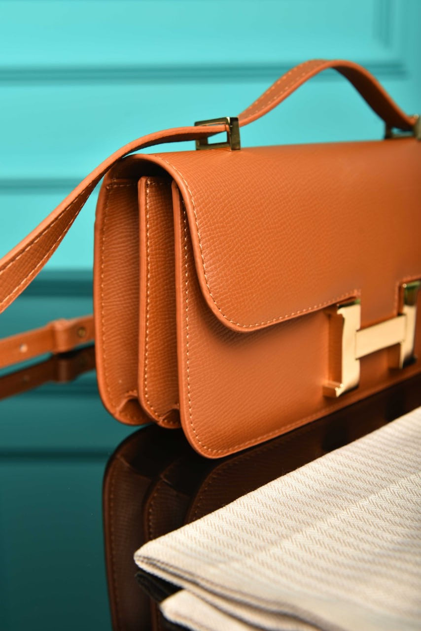 Hermes Constance east-west bag taba(23.5cm x 12cm)