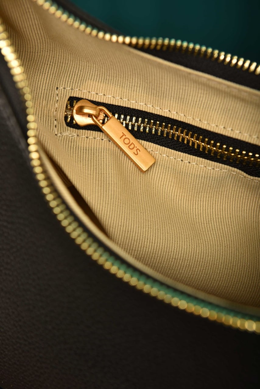 Tod’s shoulder bag black (31cm x 26cm)