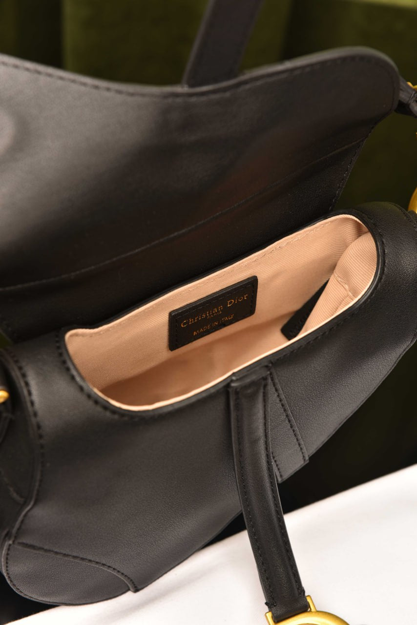 DIOR SADDLE BLACK(19cm x 17cm)