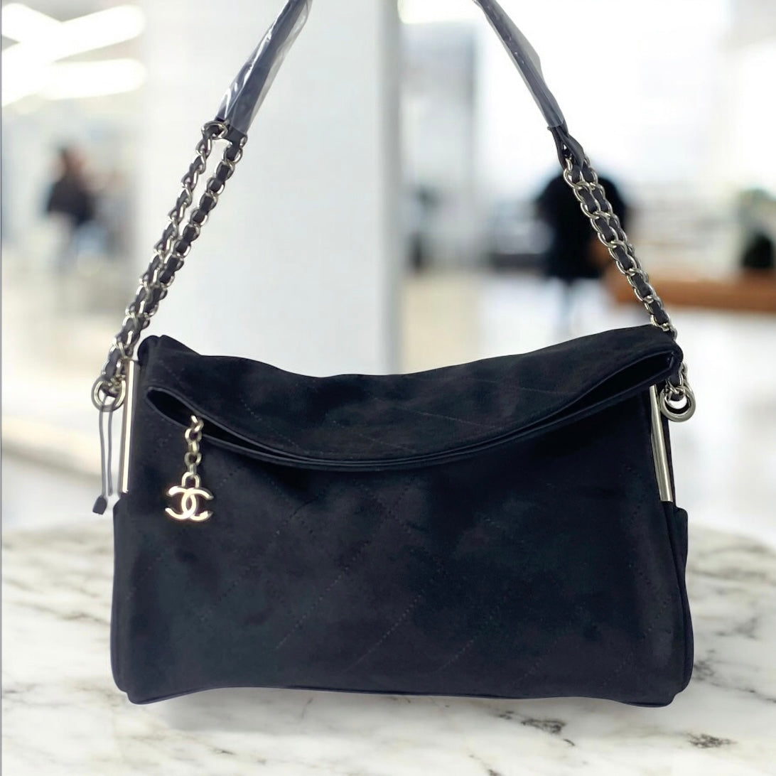 CHANEL HANDBAG BLACK SUEDE(Size 32x22)