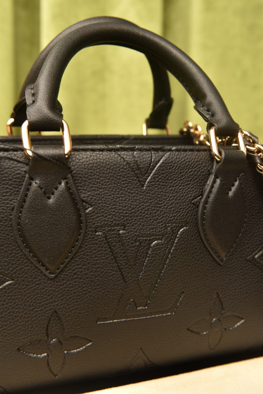 Louis Vuitton On The Go East West(25cm x 13cm)