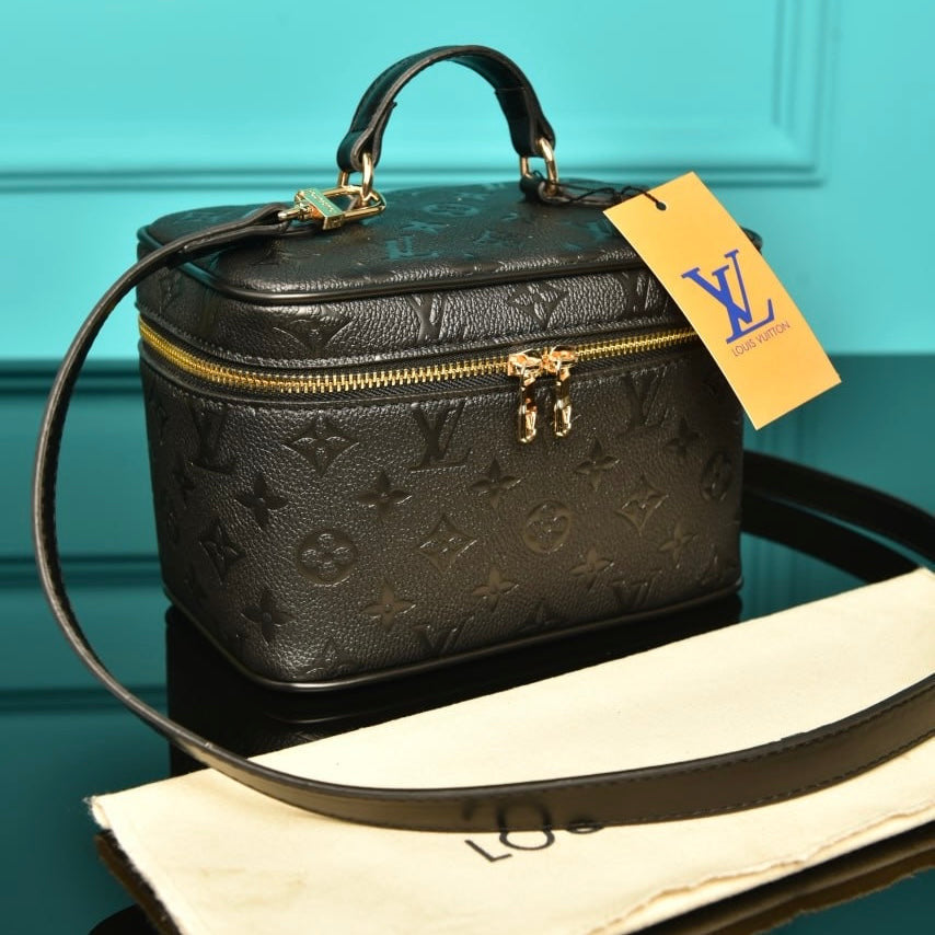 LV nice mini toiletry Monogram black (20cm x 14cm x 13cm)