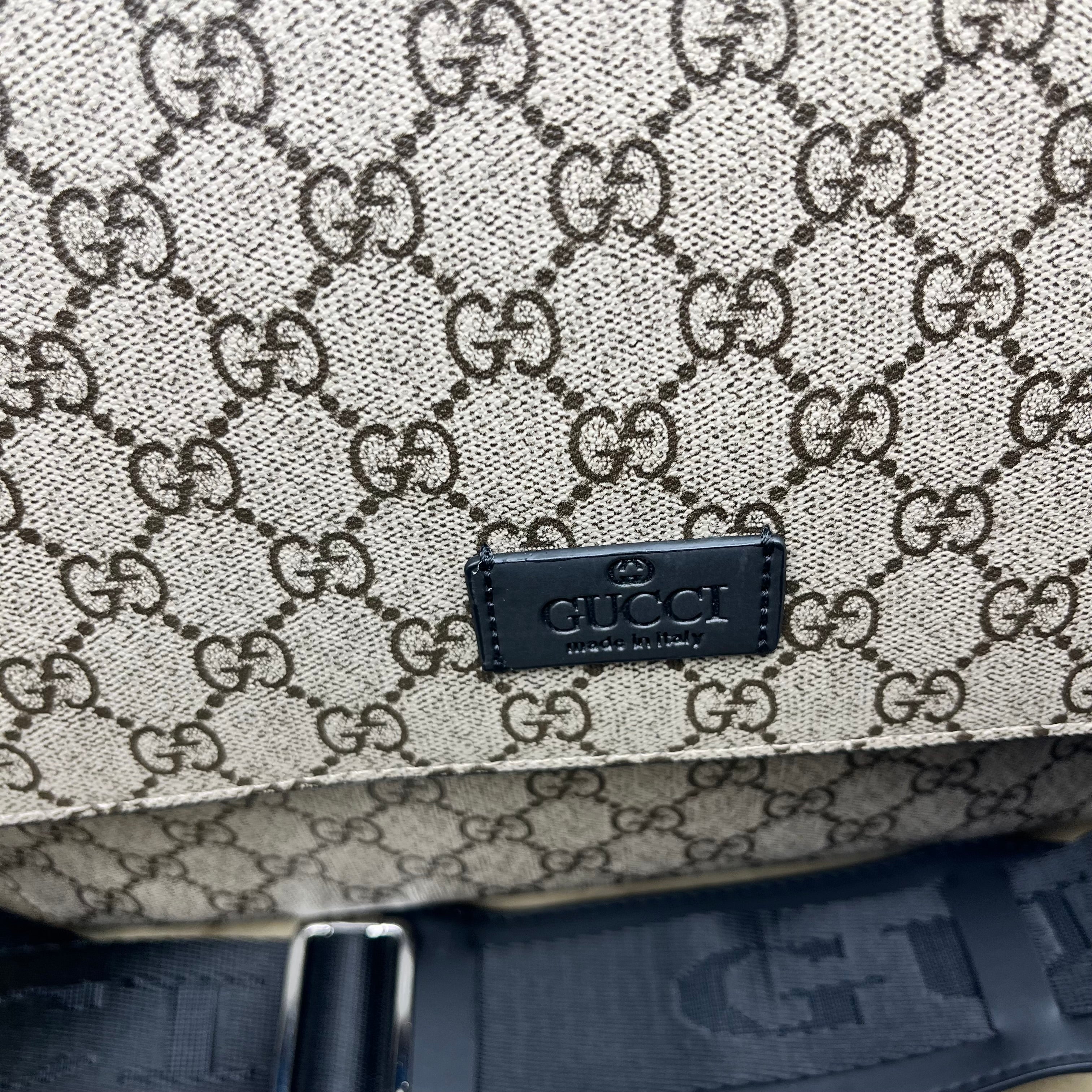 Guggi changing mommy bag(44cm x 28cm x 14cm)