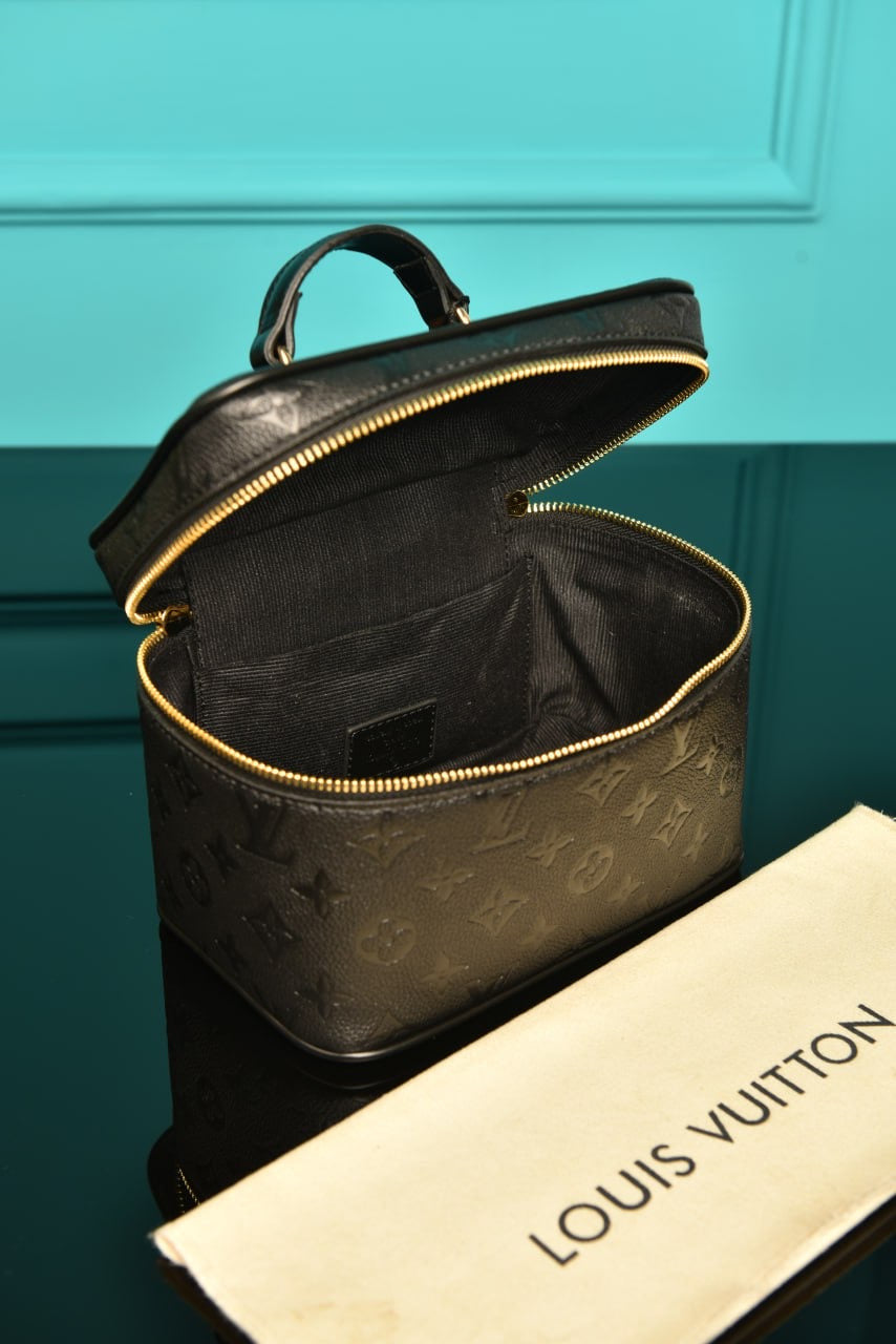LV nice mini toiletry Monogram black (20cm x 14cm x 13cm)