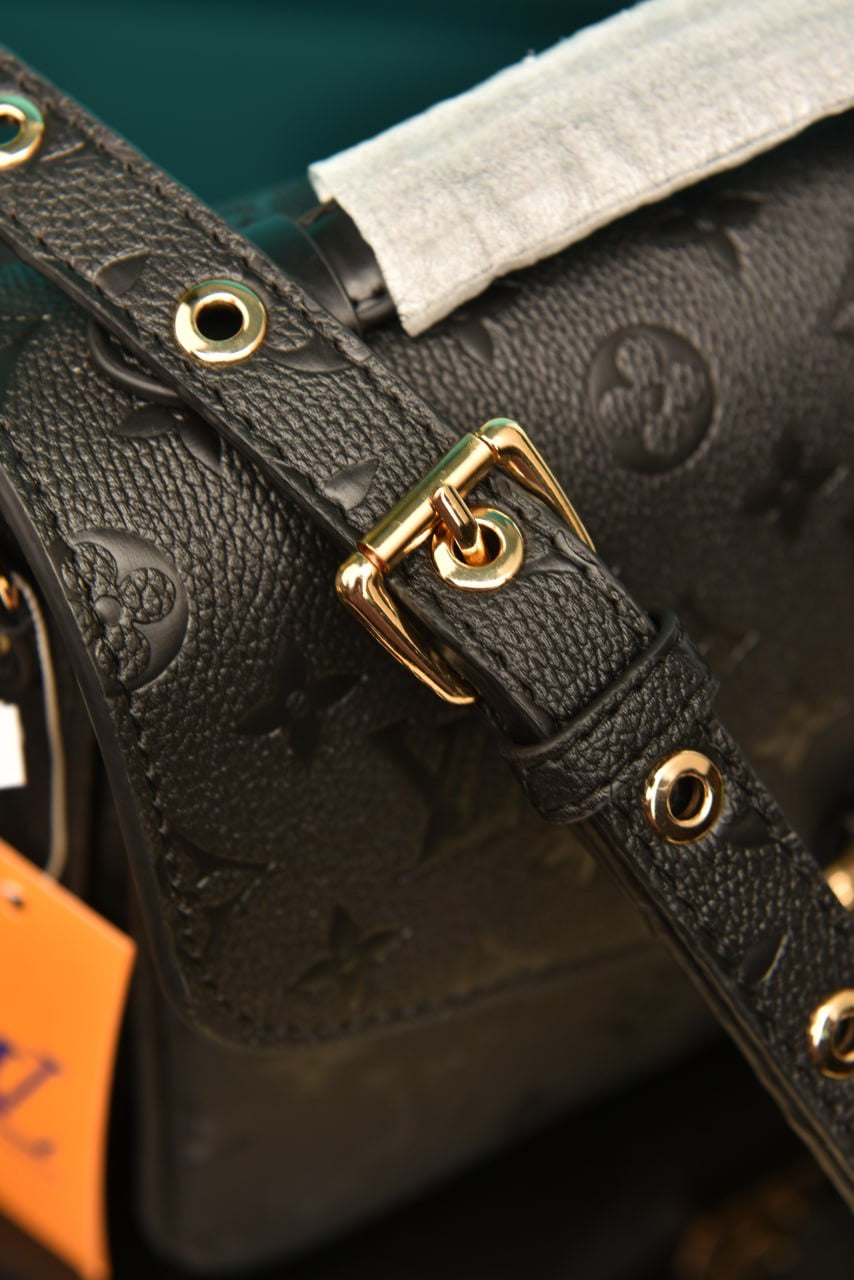 LOUIS VUITTON  METIS MONOGRAM BLACK (25cm x22cm)