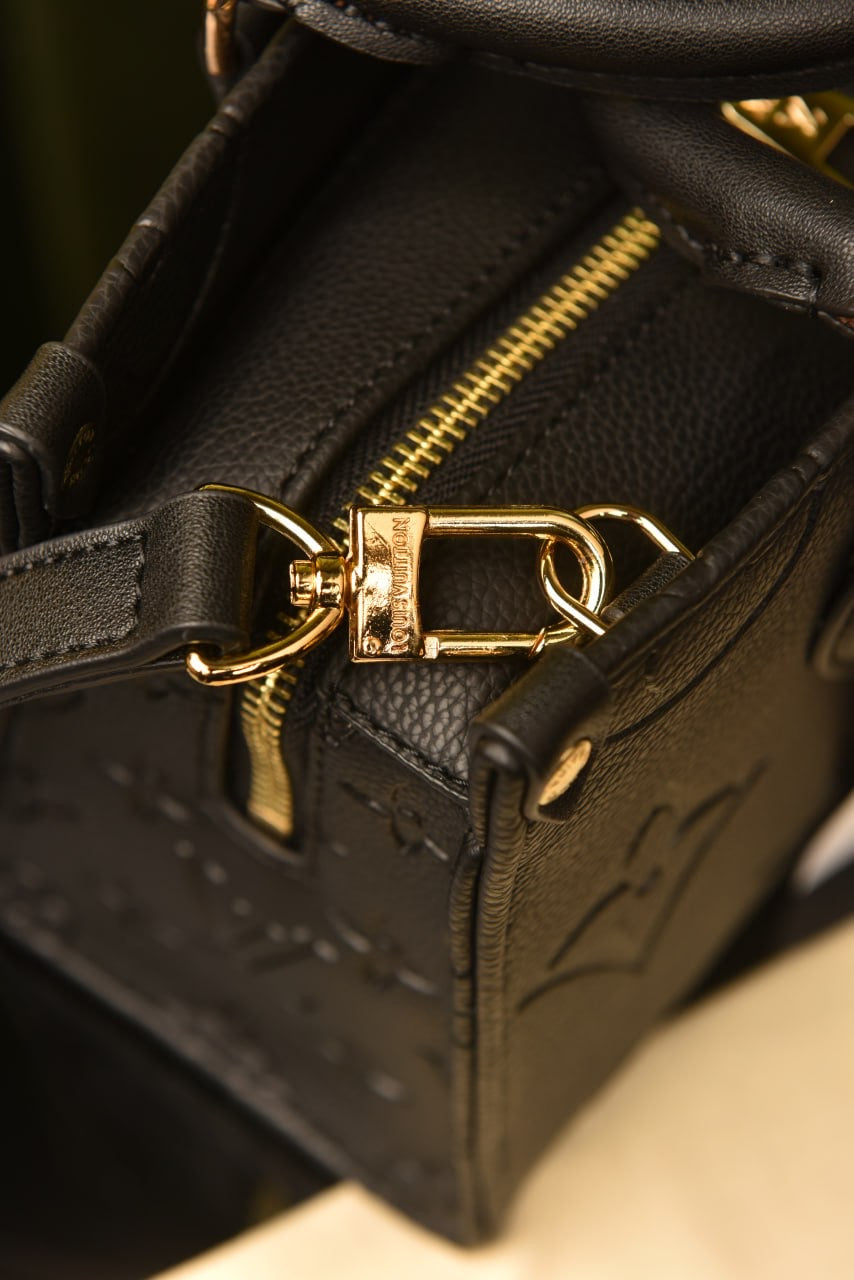 Louis Vuitton On The Go East West(25cm x 13cm)