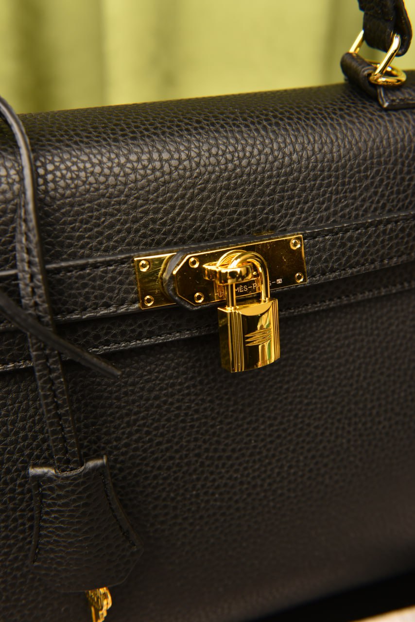Hermes Kelly Black ( 30x24)