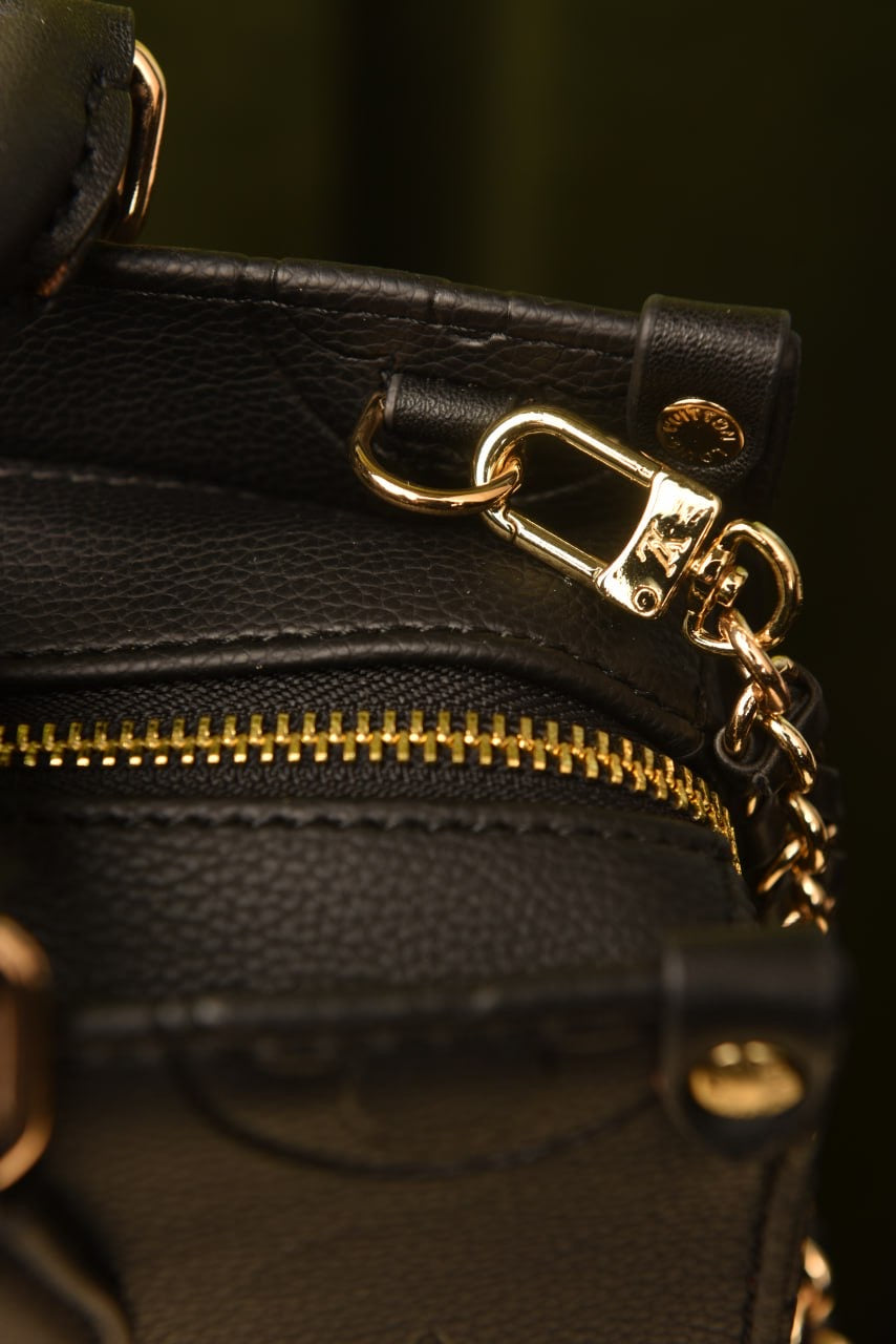 Louis Vuitton On The Go East West(25cm x 13cm)