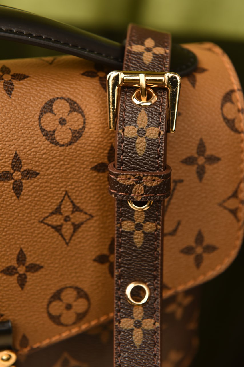 LOUIS VUITTON  METIS MONOGRAM REVERSE (25cm x22cm)