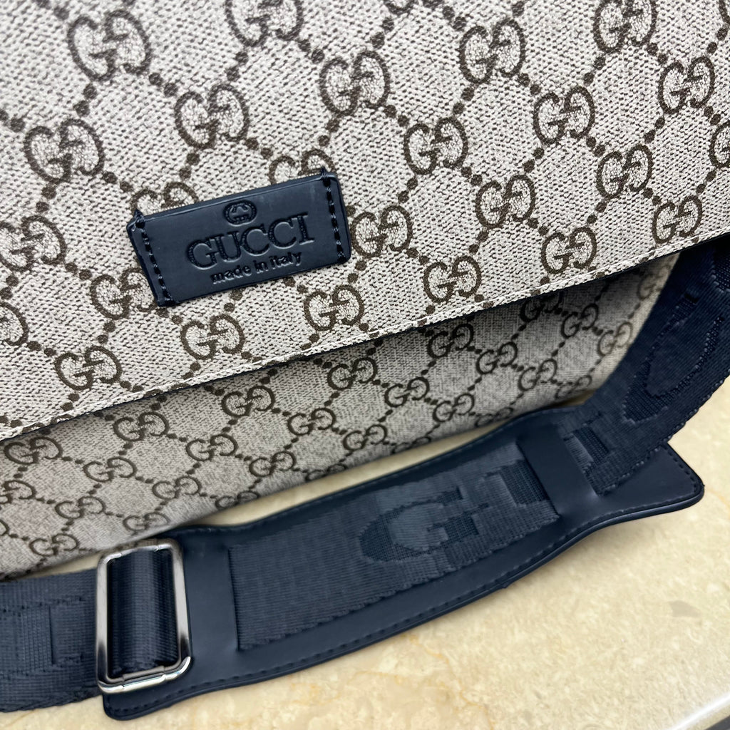 Guggi changing mommy bag(44cm x 28cm x 14cm)