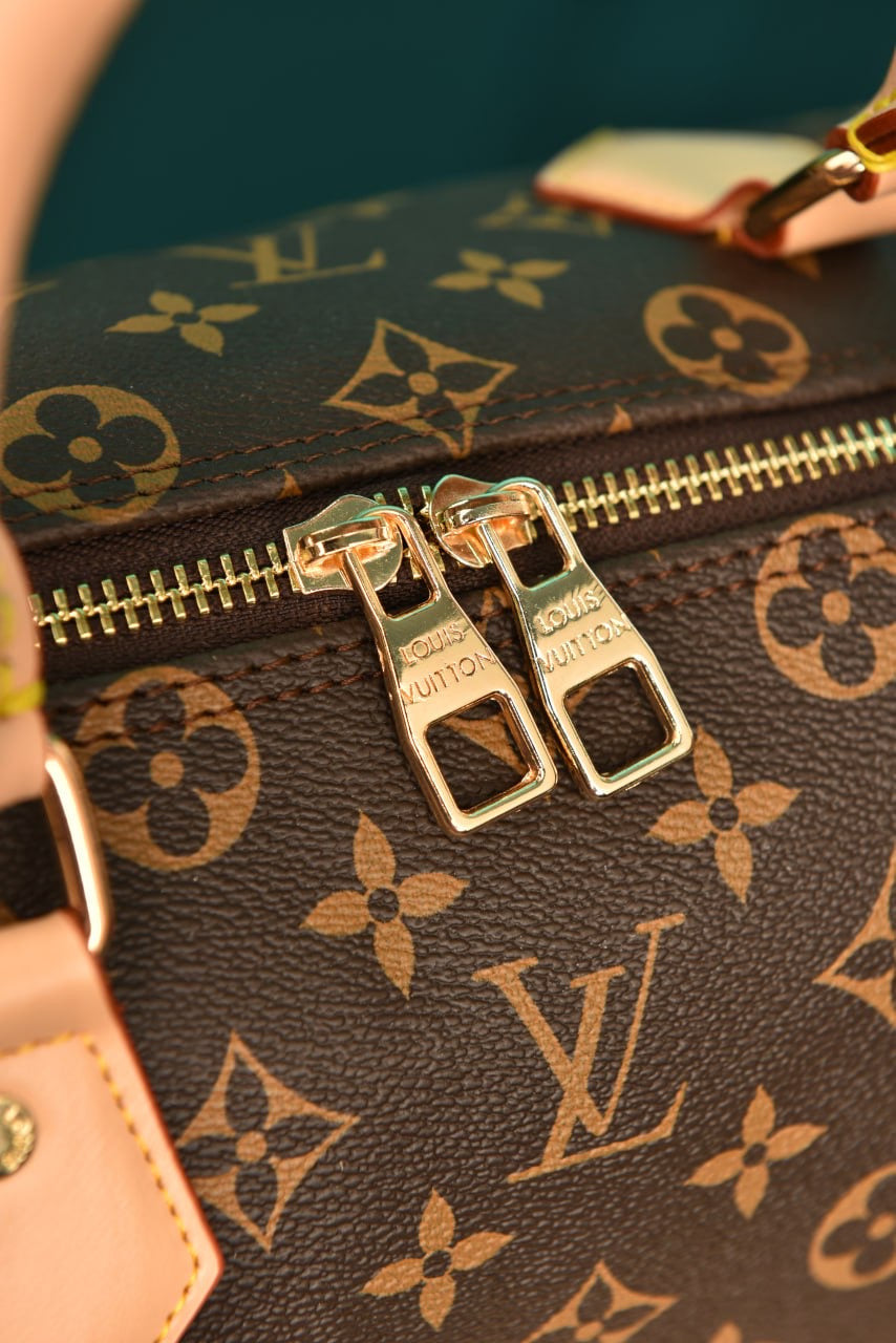 LV Speedy Bandoulliere  monogram  (25cm x 17cm)