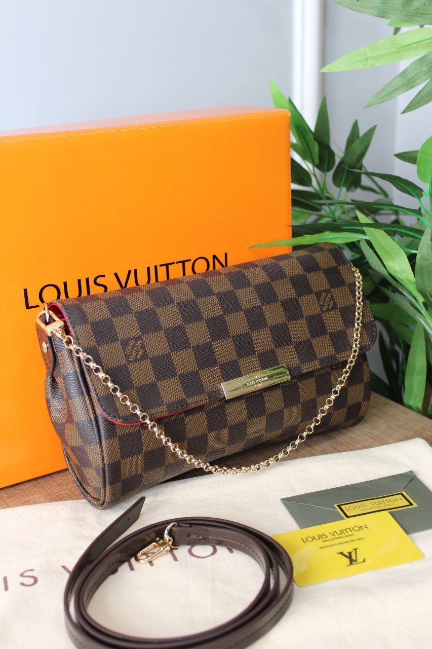 LV favourite damier 26cm x 14cm