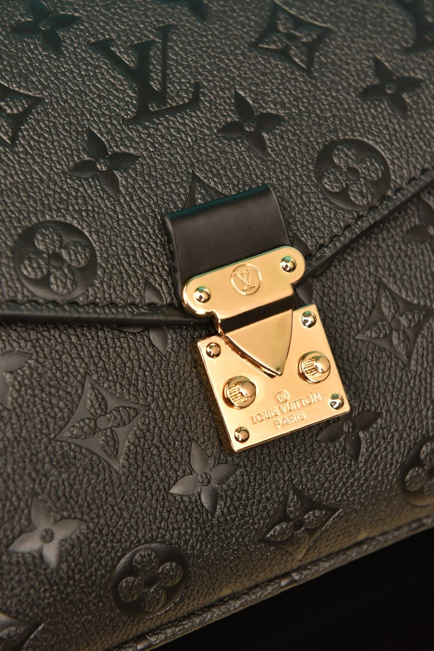 LOUIS VUITTON  METIS MONOGRAM BLACK (25cm x22cm)
