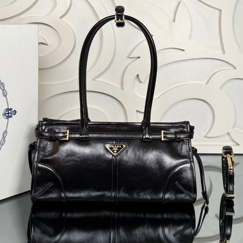 Prada Bonnie black(32cm x 15cm)