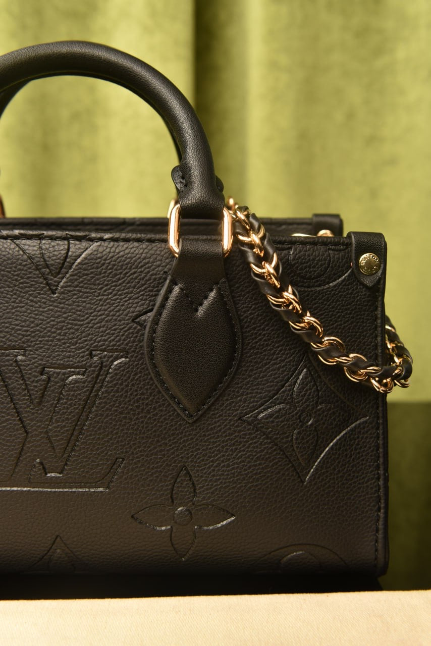 Louis Vuitton On The Go East West(25cm x 13cm)