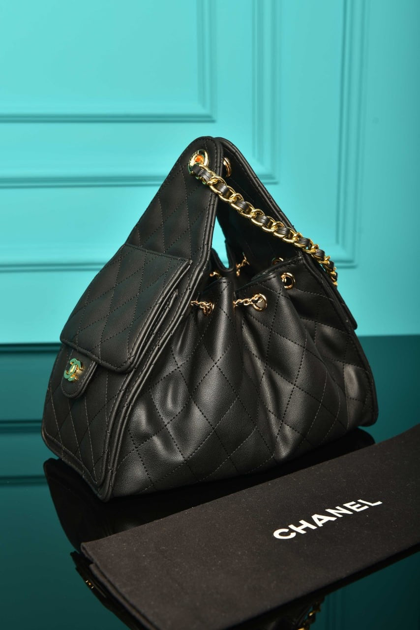 Chanel 25 black (30cm x 26cm x 14cm)