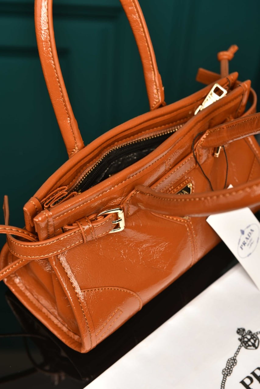 Prada Bonnie brown(32cm x 18cm)