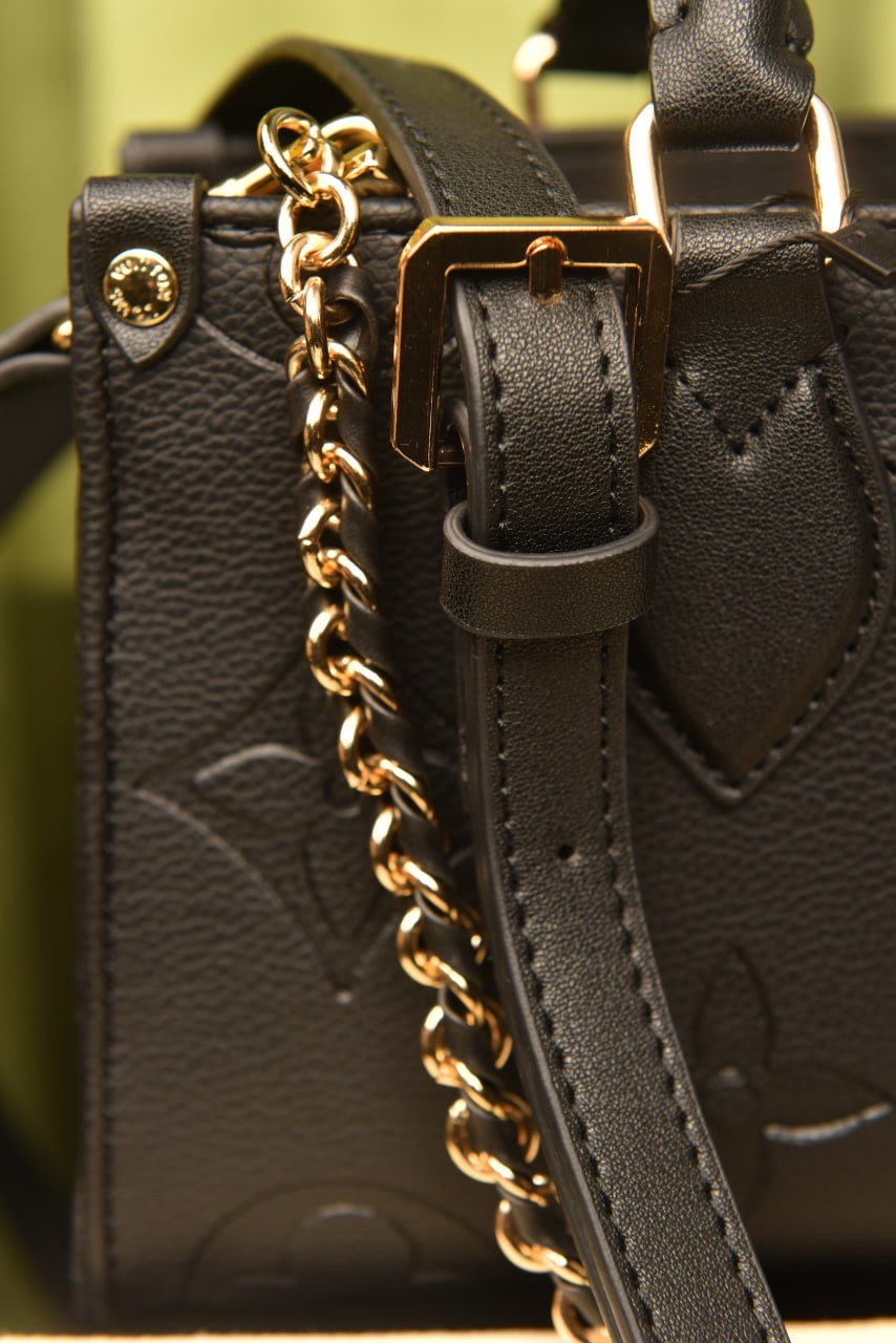 Louis Vuitton On The Go East West(25cm x 13cm)