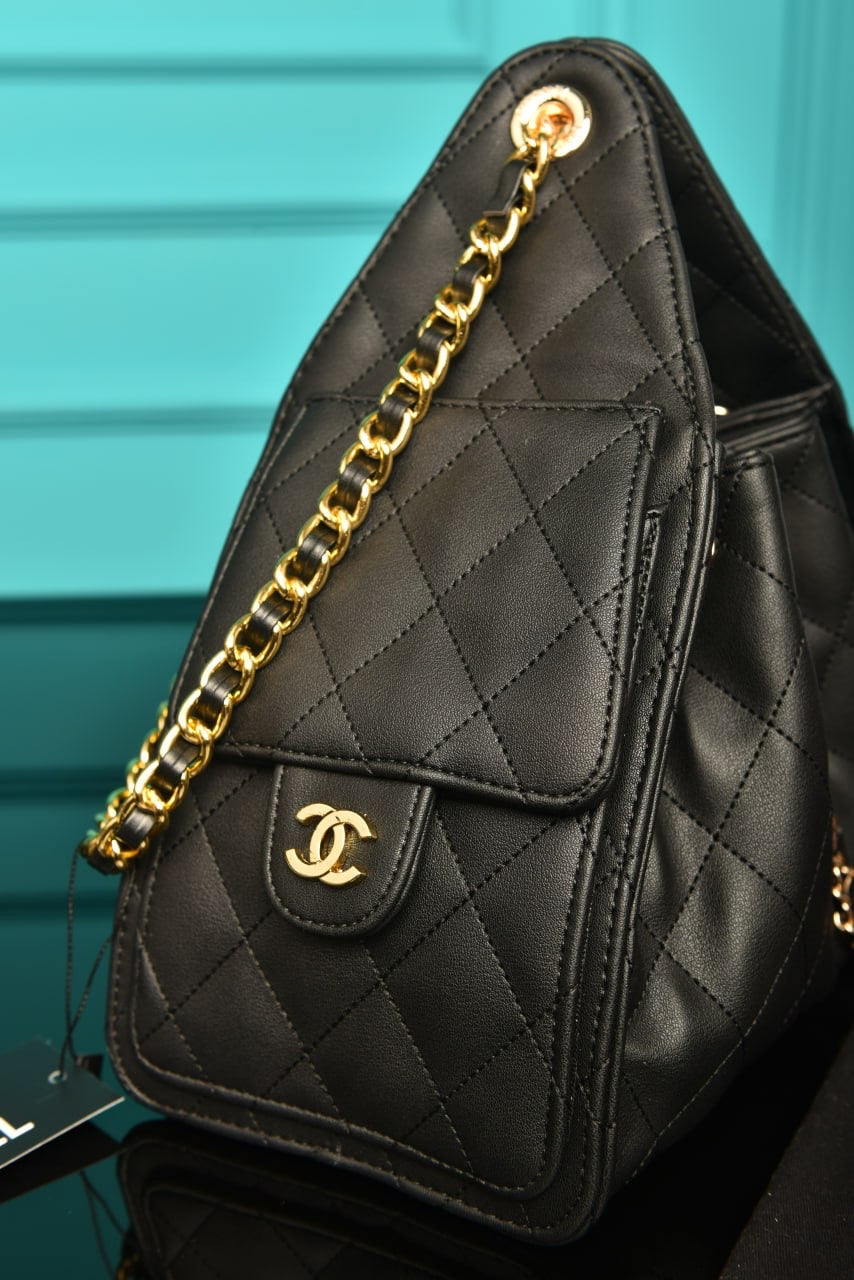 Chanel 25 black (30cm x 26cm x 14cm)
