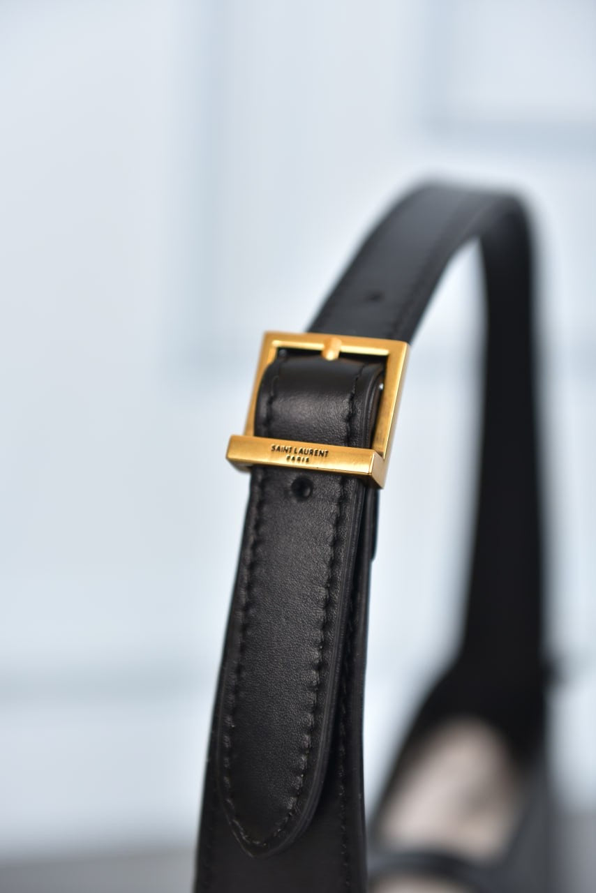 Ysl Le 5 a 7 hobo bag black(23cm x 16cm)