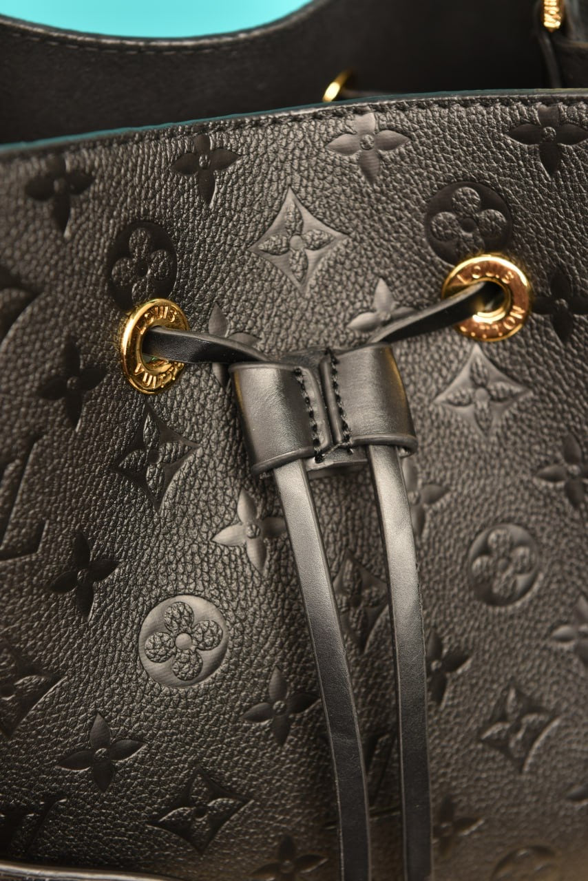 Lv noe noe monogram black(39cm x 27cm)