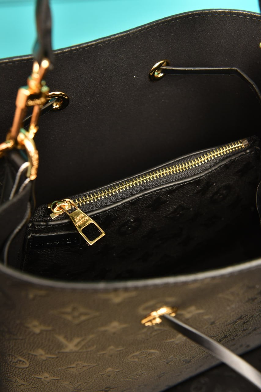 Lv noe noe monogram black(39cm x 27cm)