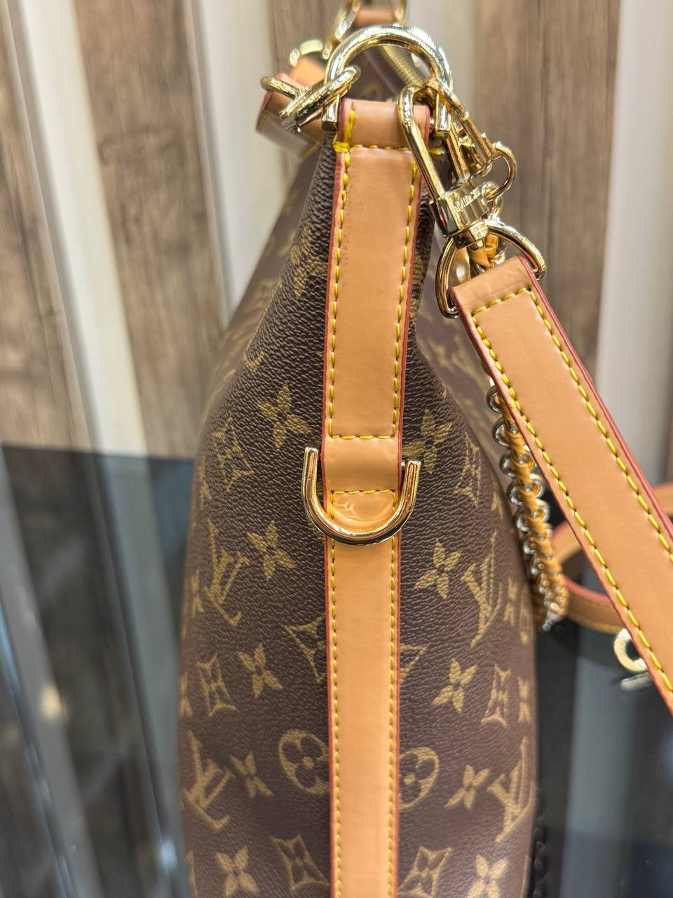 Louis Vuitton multipass monogram brown (27cm x 25cm)