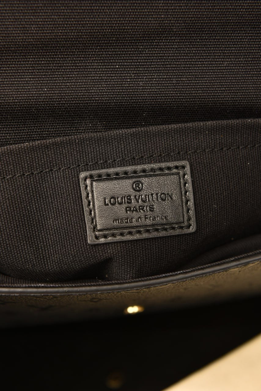 LV Felicie Pochette black monogram(21cm x 12cm)