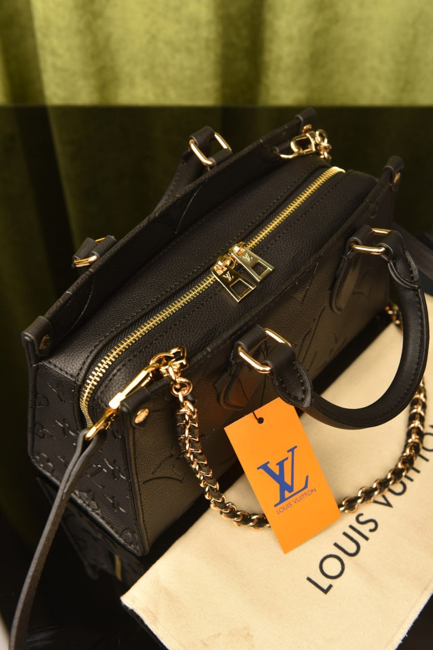 Louis Vuitton On The Go East West(25cm x 13cm)