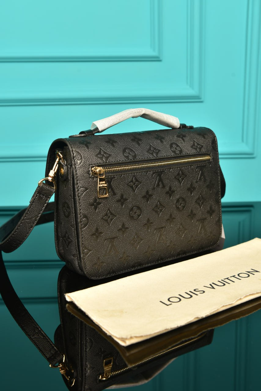 LOUIS VUITTON  METIS MONOGRAM BLACK (25cm x22cm)