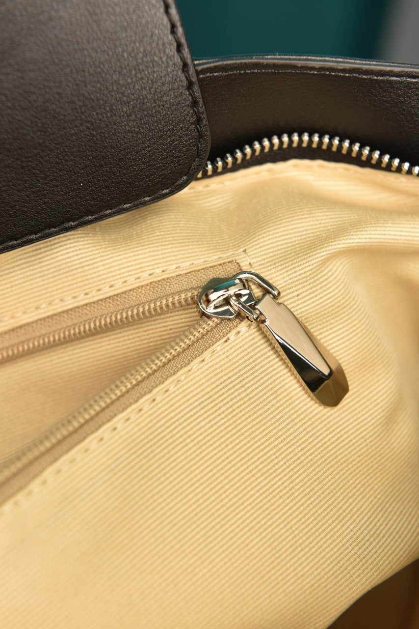 Small new luggage in supple shiny Lambskin(24cm x 15.5cm)