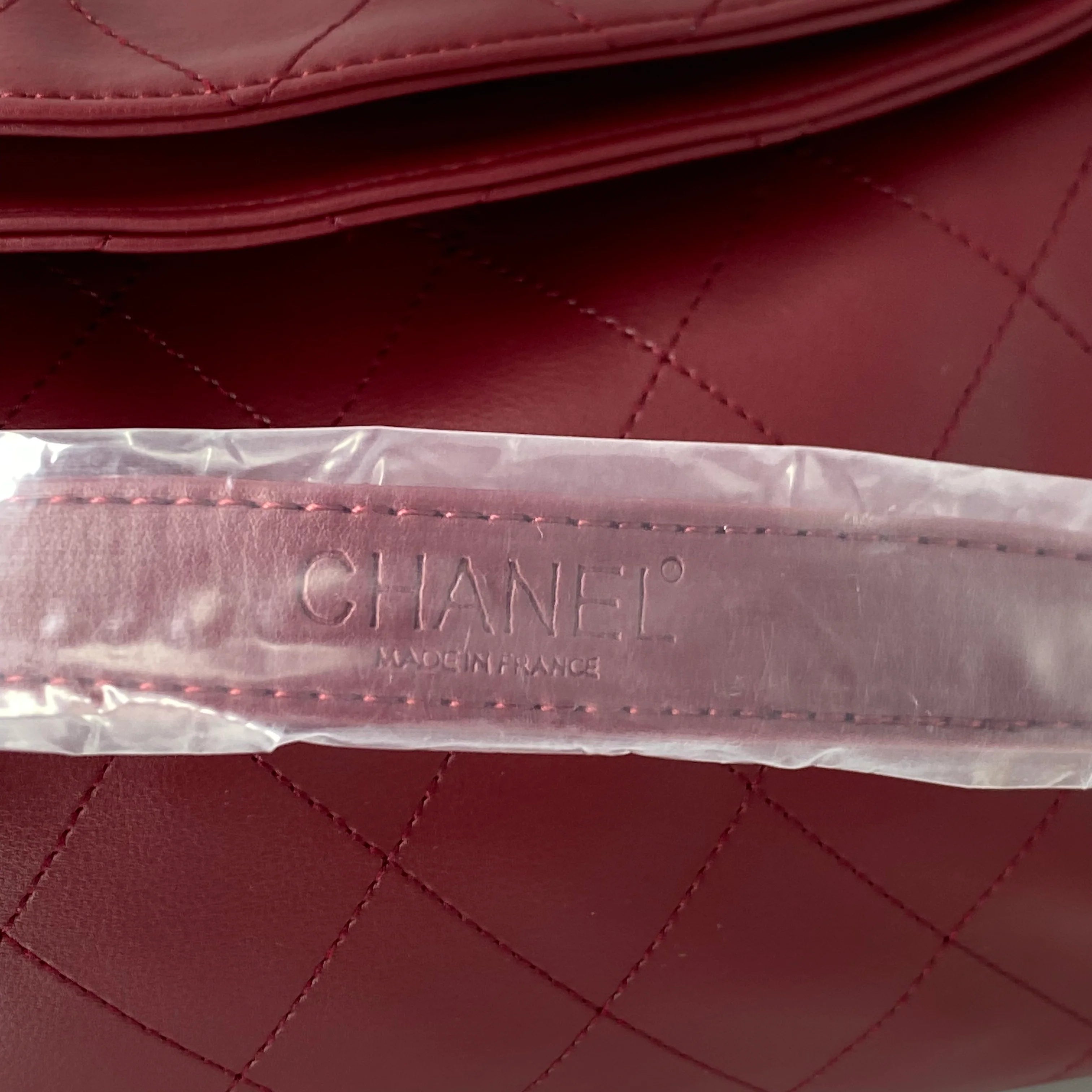 CHANEL HANDBAG BORDEAUX(Size 32x22)