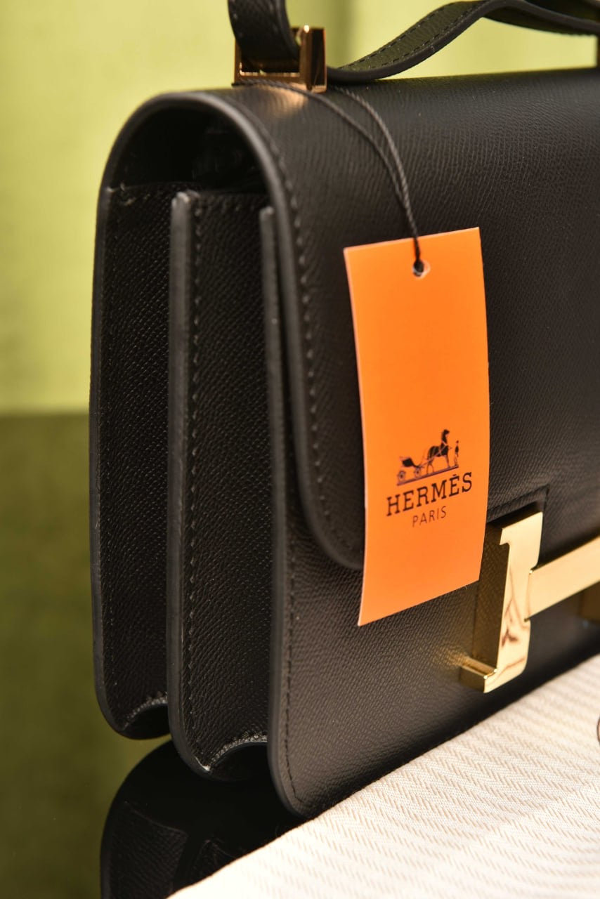 HERMES CONSTANCE BLACK(24cm x 17cm)