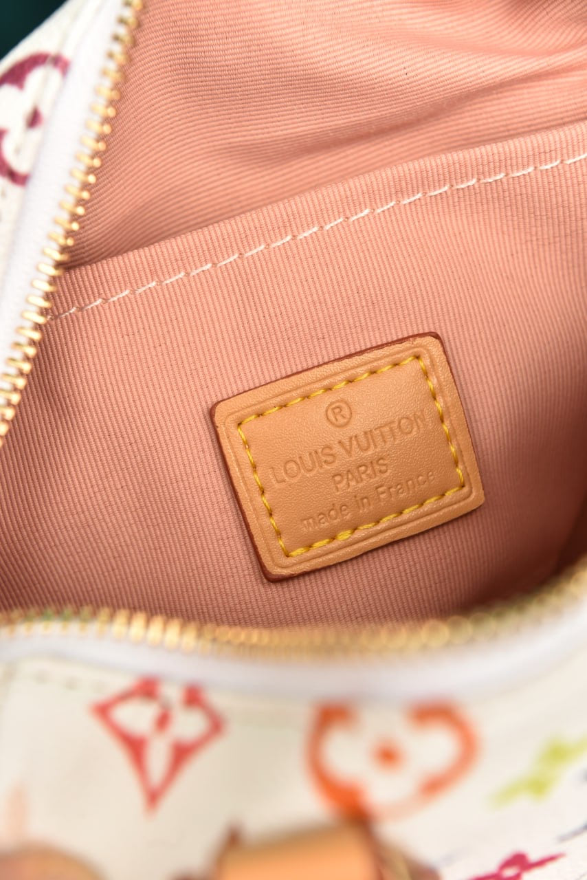 LV speedy bandouliere 20 (20cm x 13.5cm x 12cm)