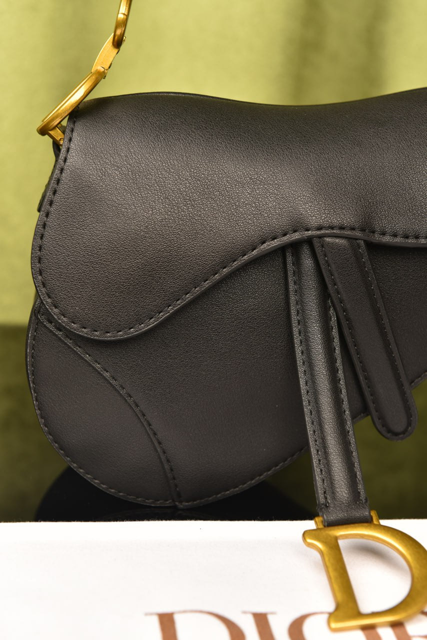 DIOR SADDLE BLACK(19cm x 17cm)
