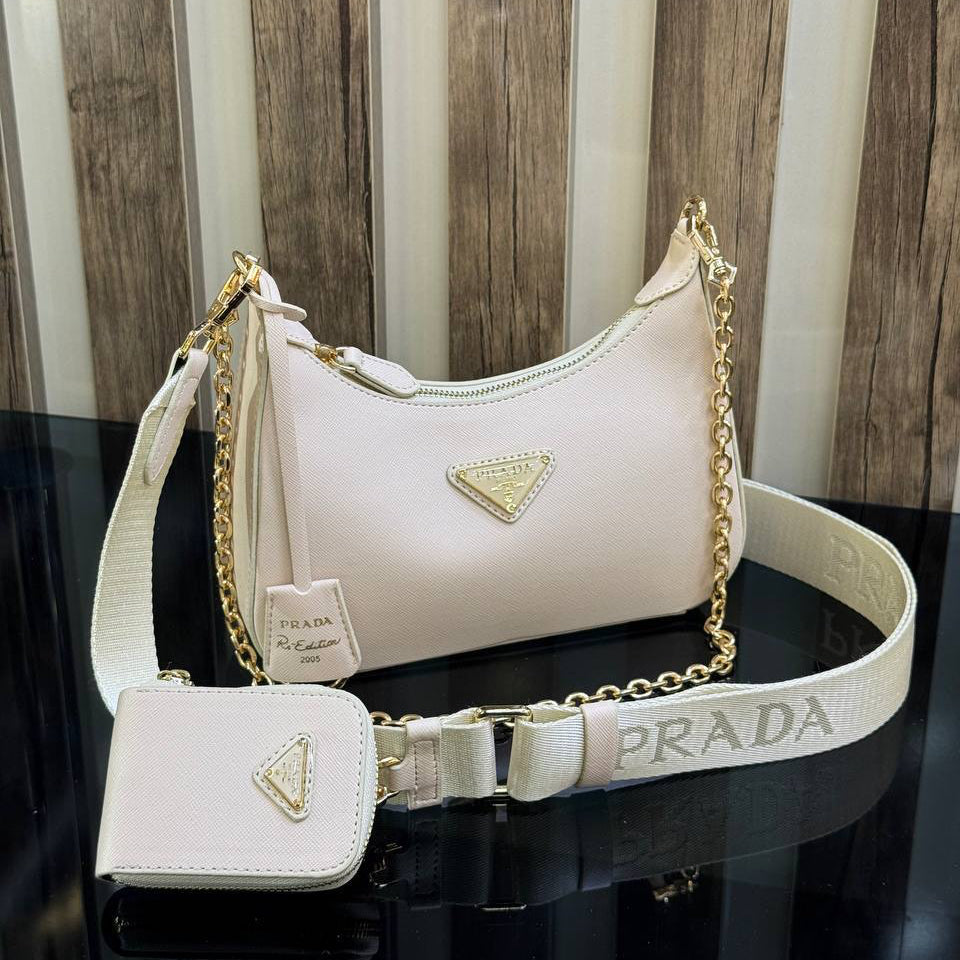 Prada re-edition 2005 beige(22cm x 18cm)