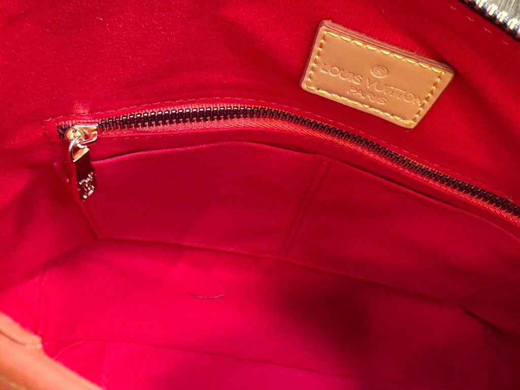 Louis Vuitton multipass monogram brown (27cm x 25cm)