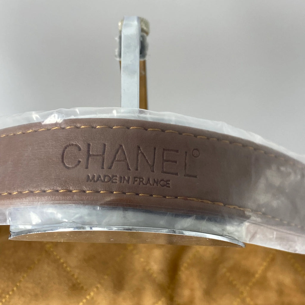 CHANEL HANDBAG TABA SUEDE(Size 32x22)