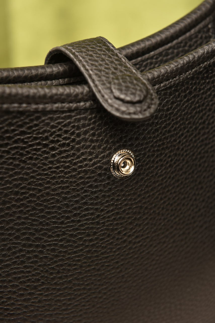 Hermes Evelyne Black( size 30cm x 29cm)