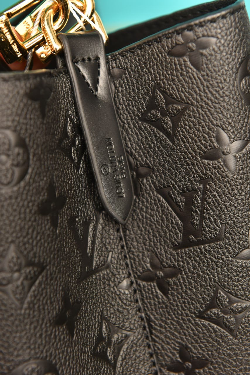 Lv noe noe monogram black(39cm x 27cm)