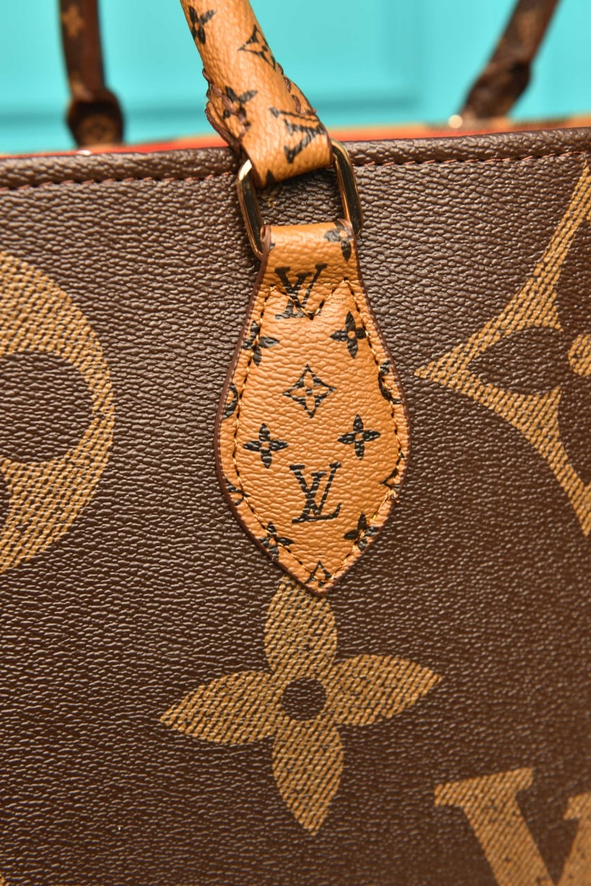 LV ONTHEGO MONOGRAM  (medium  size)34*27