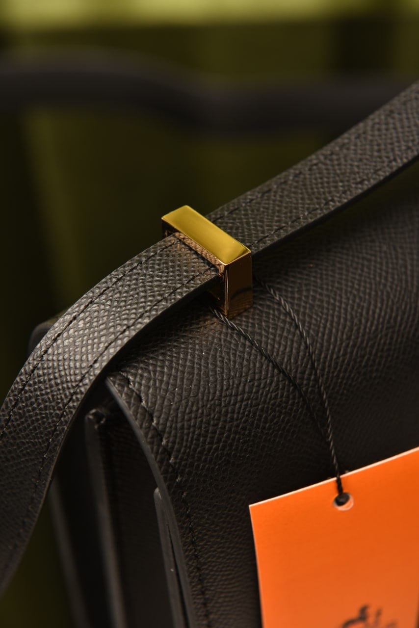 HERMES CONSTANCE BLACK(24cm x 17cm)