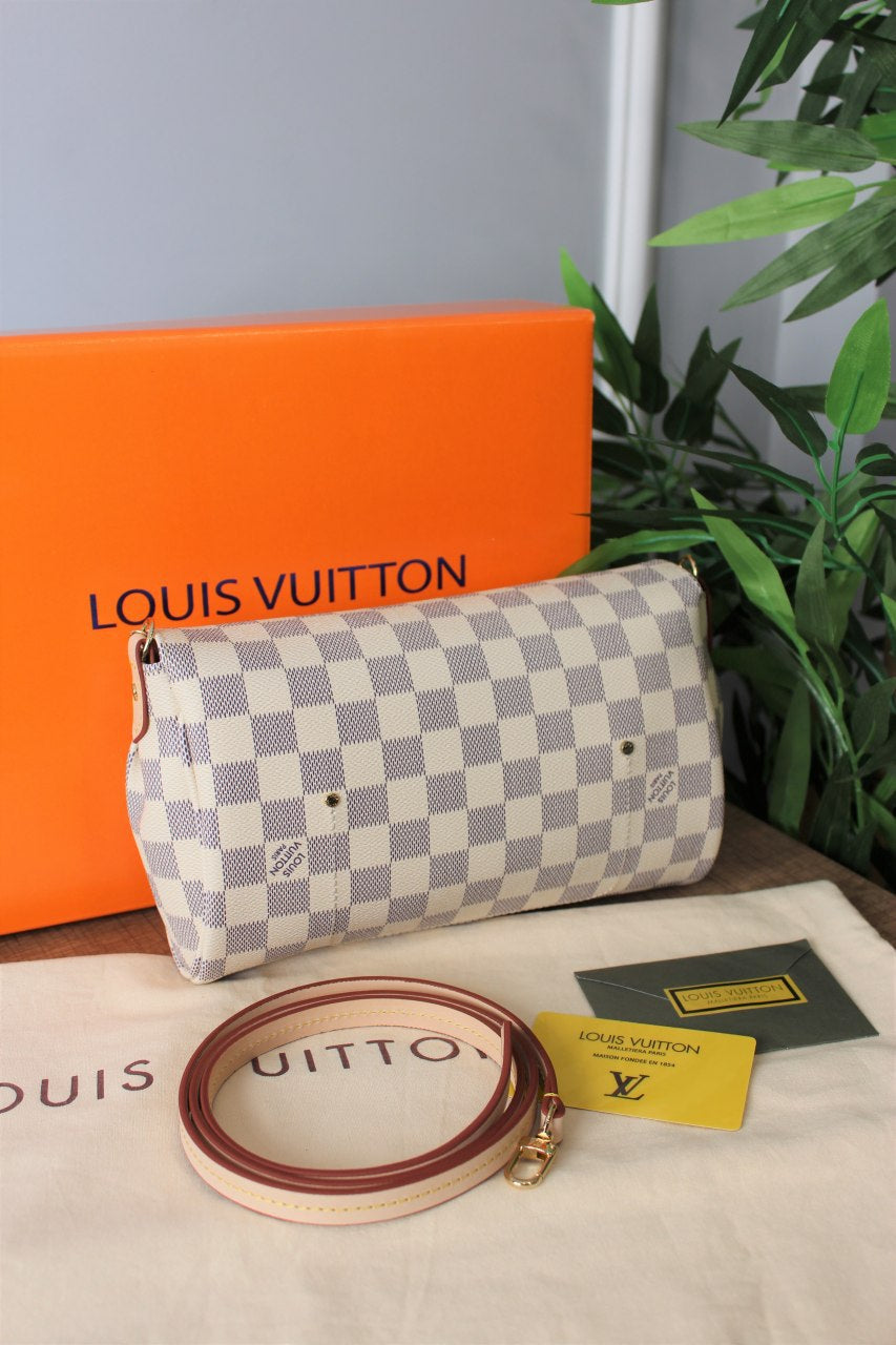 Louis Vuitton favourite damier  26cm x 14cm