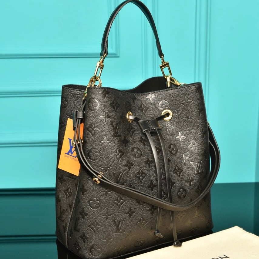 Lv noe noe monogram black(39cm x 27cm)