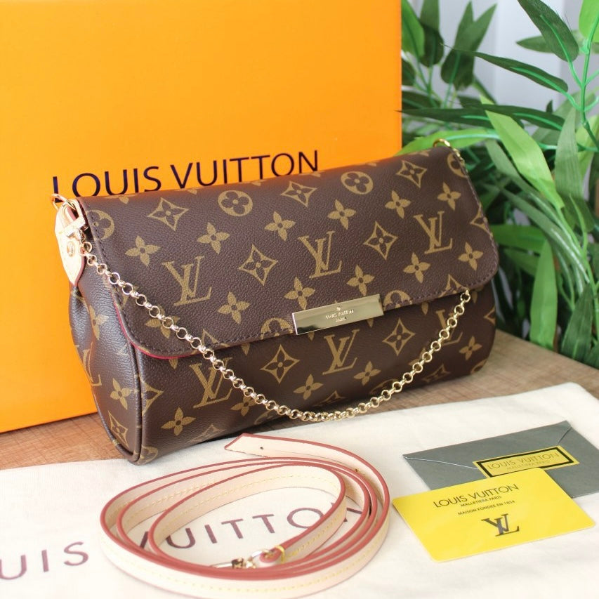 Louis Vuitton favourite monogram 26cm x 14cm