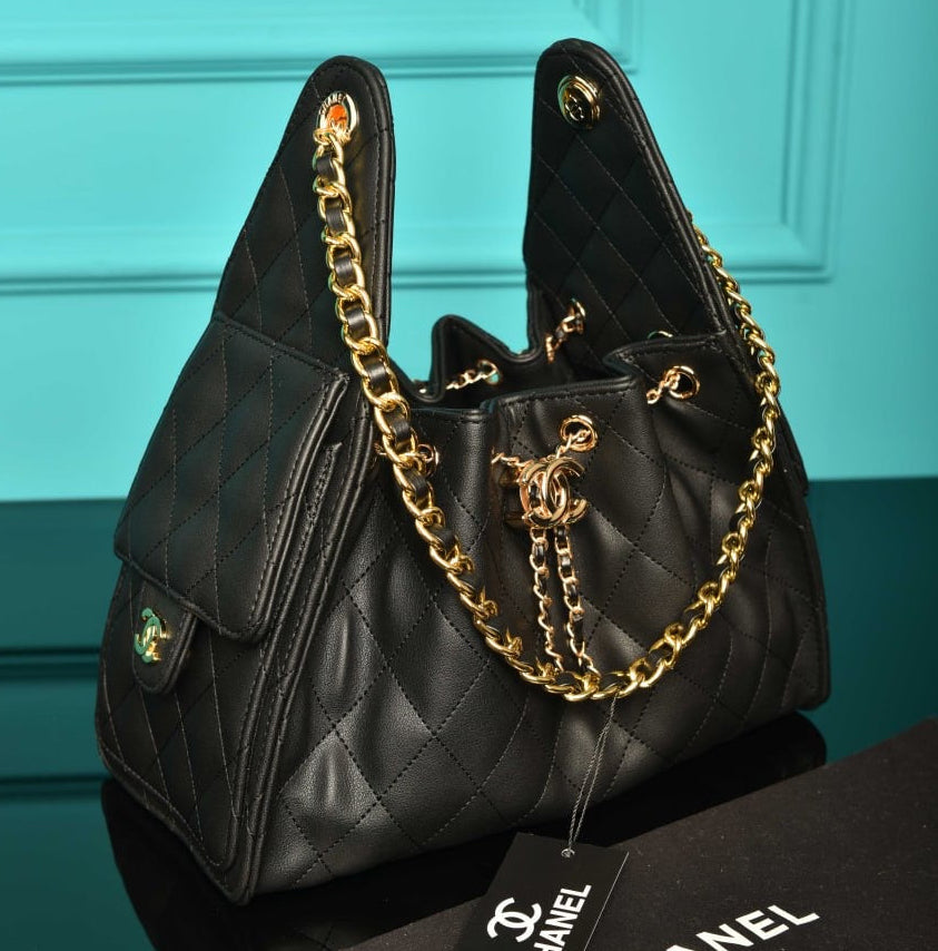 Chanel 25 black (30cm x 26cm x 14cm)