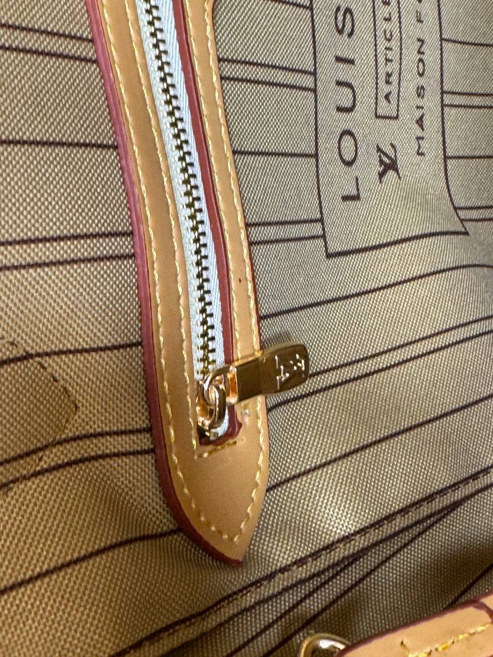 LV NEVERFULL MONOGRAM (Medium size 40cm x 27cm)